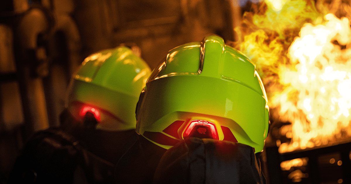 RosenbauerGroup's tweet photo. Protection Through Visibility π‘βοΈ
In addition to the well-known HEROS helmet lamp HL3Ex, a #positionlight was integrated on the back of the HEROS H30 #firefightinghelmet to make emergency forces clearly visible from behind as well.
π https://t.co/ratkHP6q5b
#RosenbauerHEROS https://t.co/OqipzRvt9t