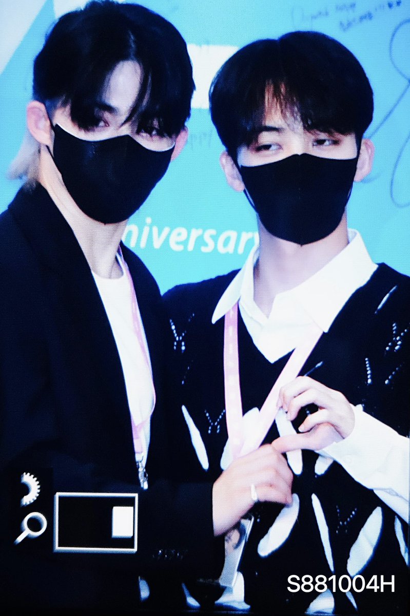s881004h's tweet photo. 220426 디페스타 ❤️하트
#SEVENTEEN #세븐틴         #SVT_Darling   #에스쿱스 #승철 #SCOUPS #JEONGHAN #정한 @pledis_17 https://t.co/sKW2ksGhLe