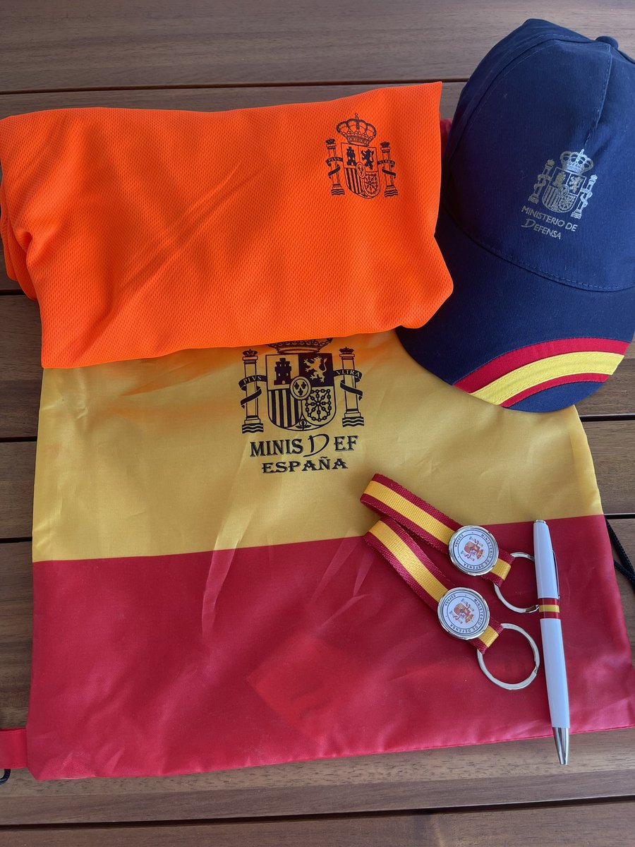 Quería agradecer el apoyo a los militares desplegados en Letonia 🇱🇻 por venir a apoyarme en el GP. Encomiable vuestra labor 🇪🇸 <a href="/Defensagob/">Ministerio Defensa</a>