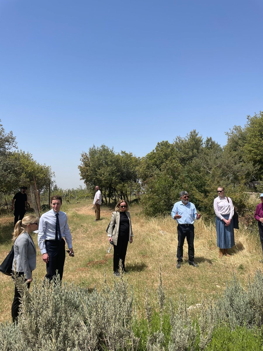 UKinJerusalem's tweet image. The Nasser family hosted Consul General @Diane_Corner &amp;amp; US, Canadian &amp;amp; European diplomats plus church leaders at @TentOfNations. The family advocate the Christian values of peace &amp;amp; forgiveness despite facing ongoing threat of demolition &amp;amp; eviction #werefusetobeenemies