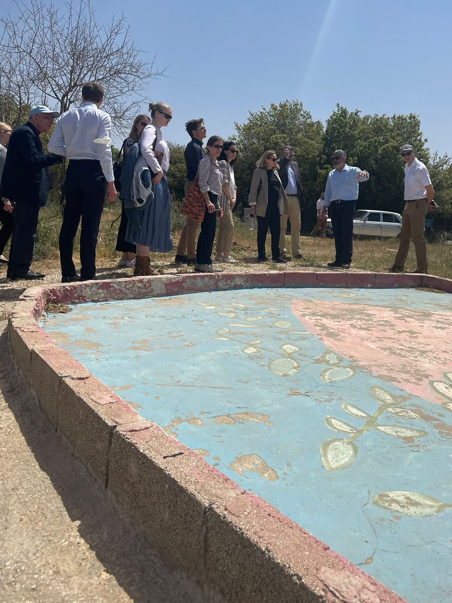 UKinJerusalem's tweet image. The Nasser family hosted Consul General @Diane_Corner &amp;amp; US, Canadian &amp;amp; European diplomats plus church leaders at @TentOfNations. The family advocate the Christian values of peace &amp;amp; forgiveness despite facing ongoing threat of demolition &amp;amp; eviction #werefusetobeenemies