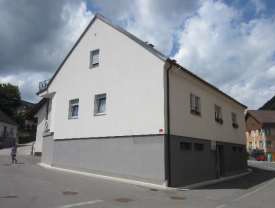 Drazbe_Finance's tweet photo. Skladiščni prostori, Radeče. Izkl.cena=150.000 evrov. https://t.co/MJ4wHTAzBK https://t.co/HGmVrsy4l7