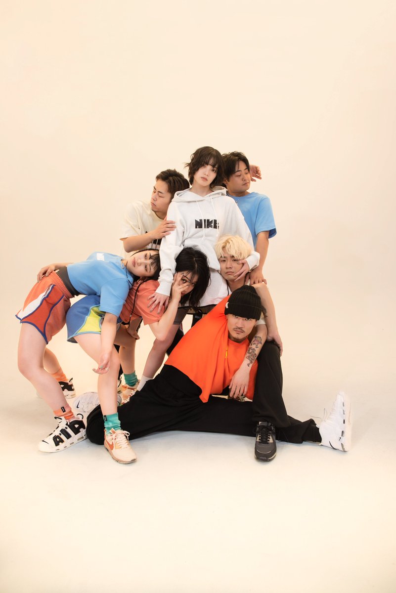 STRENDJP's tweet photo. atmos pinkが #ナイキ の新作アパレルコレクションを発売。

公開されたスペシャルムービーには、#平手友梨奈 を起用し、ダンサーとともに躍動感あるダンスとスタイリングを披露。

詳細はこちら▷ https://t.co/bmcnh7B5mG

#atmospink 
#atmos 
#ダンス 
#春夏コーデ
#ファッション
#欅坂46 https://t.co/Uxgdluu93o