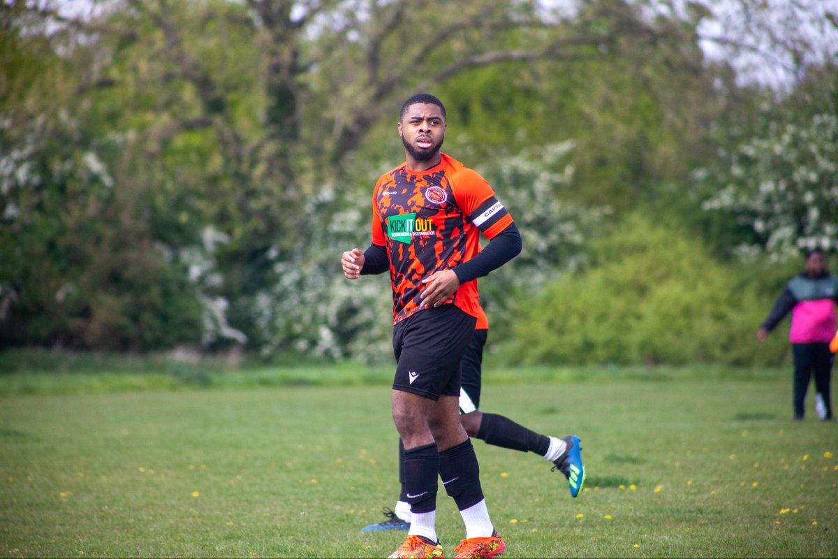 sfn_fc's tweet photo. 2021/22 season complete ✅
📸 @EliseOBrien2000
#SFNFC #kickitout #upthesfn ⚫️🔴 https://t.co/WavctYafzS