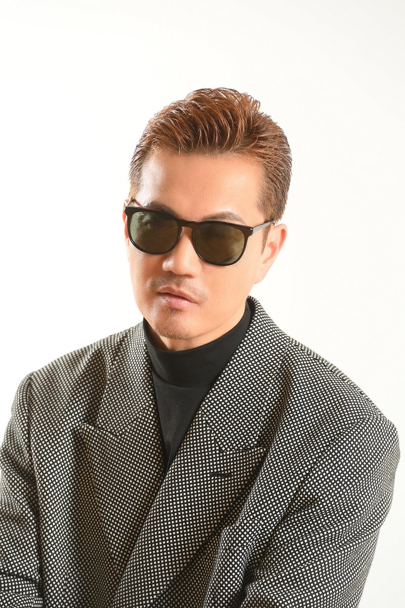 Daily_Online's tweet photo. 27日発売デイリースポーツ掲載の「The LDH Times」にEXILE ATSUSHIが登場！歌手生活20周年を迎え、誕生日の30日に発売するアルバム｢ONE｣や卒業して気付いたEXILEへの思いについて語ります。全国コンビニのマルチコピー機でも購入可。#ATSUSHI #EXILE #EXILETRIBE #LDH #TheLDHTimes #DailySports https://t.co/GfIka2U6tH