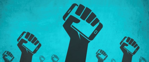 com4business's tweet photo. Eines haben die letzten beiden Jahre deutlich gezeigt: Arbeit ist kein Platz wo man hingehen muss um zu arbeiten. 
Deswegen schenken wir Ihnen mit XPhone Connect 9 noch mehr Bewegungsfreiheit! Mit unserem mobilen #Softphone in der #XPhone #Mobile #App.

👉https://t.co/9FbxoypOJl https://t.co/ODhF66mW11