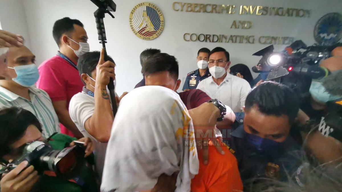 smninews's tweet photo. TINGNAN | 3 hackers ng Smartmatic, COMELEC at NAPOCOR, arestado

Nahuli ang mga suspek noong Abril 23 sa pamamagitan ng entrapment operation sa Imus, Cavite at Sta. Rosa, Laguna. | via @cresjaycat https://t.co/5ceCwceYHx