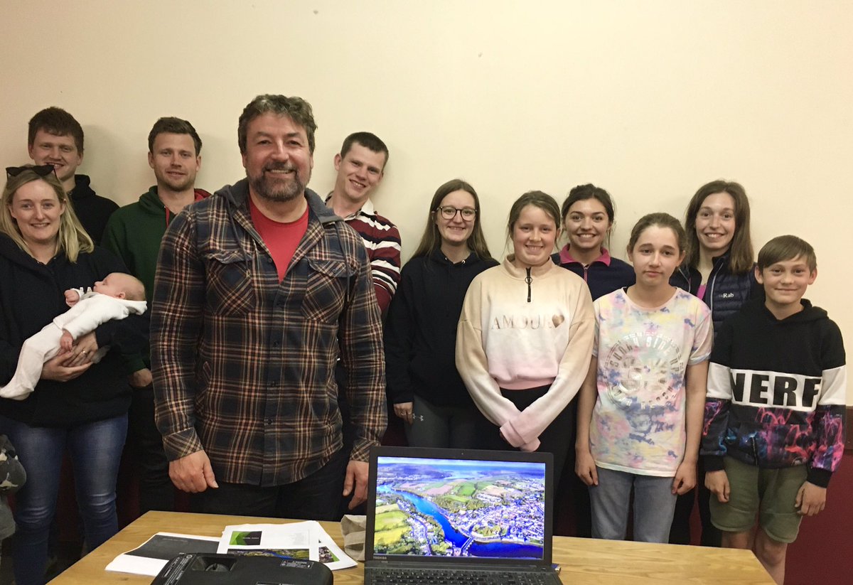 Diolch i <a href="/CFFIPenparc/">C.FF.I Penparc</a> am y gwahoddiad i siarad am y gwahanol brosiectau gyflawnwyd, y dyfodol, strwythurau'r Cyngor a newidiadau o fewn y Ward.

Thank you YFC Penparc for the invite to speak about various projects, ideas for the future, the Council structures and Ward changes.