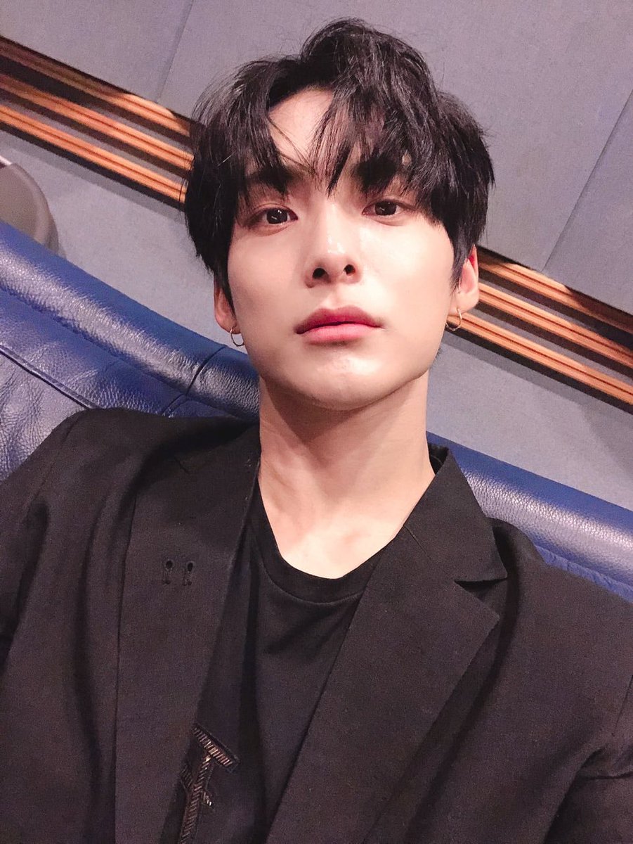 T_als32's tweet photo. My favourite Junhee pics as pairs..
A small thread~
#ACE #에이스 #ACE_Jun #ParkJunhee #ACE_Junhee #ACE_thread @official_ACE7 https://t.co/KKvHO0kEWe