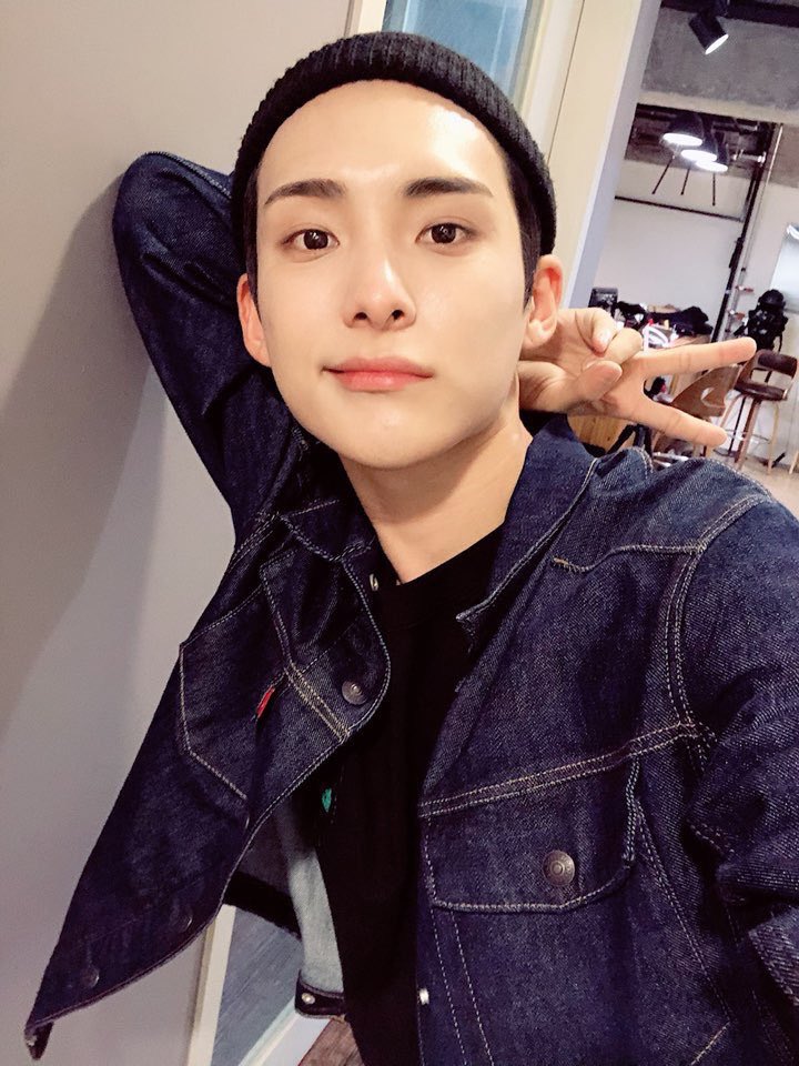 T_als32's tweet photo. thread~
#ACE #에이스 #ACE_Jun #ParkJunhee #ACE_Junhee #ACE_thread @official_ACE7 https://t.co/rk2Fa4lb2Q
