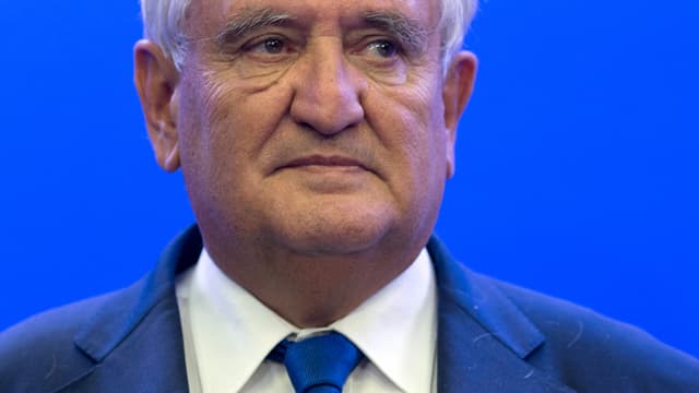 BFMTV's tweet image. 🔴 EN DIRECT
Présidentielle: pour Raffarin, &quot;être réélu dans ces conditions c&apos;est extrêmement brillant&quot;
bfmtv.com/politique/elec…