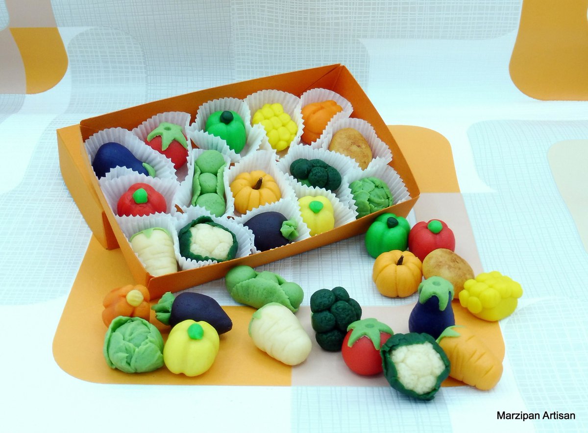 marzipanartisan's tweet photo. Marzipan Vegetables Box Of 15 Novelty Food Lovers Gift Allotment Vegan Foodie https://t.co/FnWxesyqgK #rainbow #birthday #cakedecoration #gardeninggift #ediblecaketopper #marzipanveg #vegetarianveggies #marzipanart https://t.co/UnabxPYWTD
