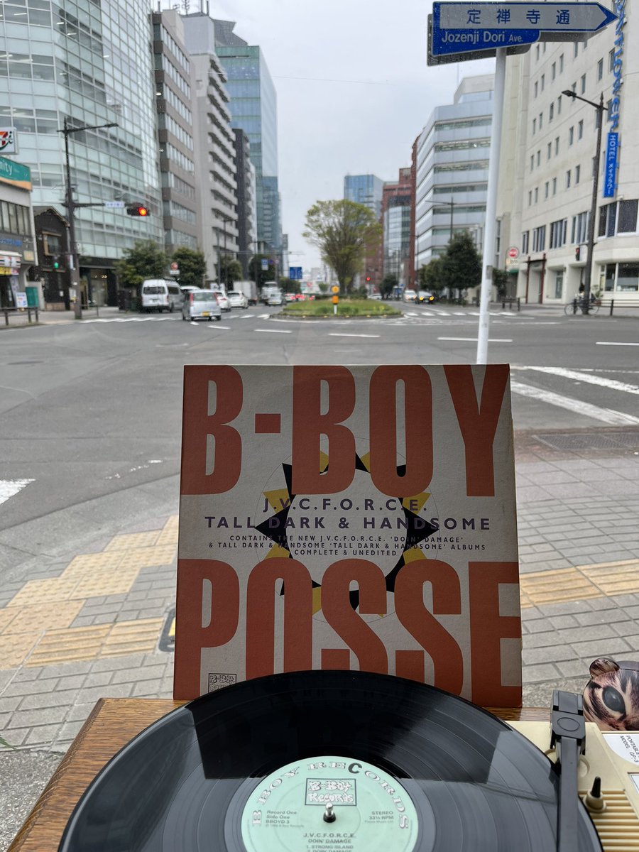 supergoodsendai's tweet photo. 仙台錦町Cafe&Bar SUPER GOOD、4月26日(火)は18時から22時までの営業です
週末からの大型連休の祝日(4/29,5/3~5)は営業いたします
皆さまのお越しをお待ちしております(^^)
#jamesbrown
#ジェームスブラウン
#cafeandbarsupergood
#cafebar_supergood
#bboyposse
#jvcforce
#talldarkandhandsome https://t.co/E0nlT6fljj