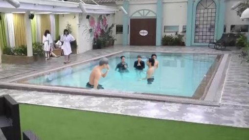 JShenrick_m's tweet photo. PUPUNTA LANG PO TALAGA SILA SA BAHAY NI KUYA PARA MAG SWIMMING

@SB19Official #SB19
Listen to #Bazinga_SB19 https://t.co/F8ssEXgytl