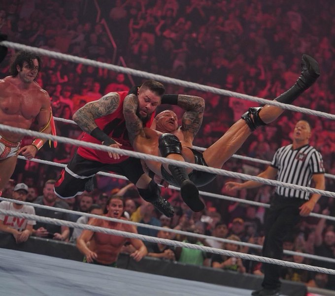 MFurqan72's tweet image. That was a🔥main event, #RKOForever😻 #WWERAW