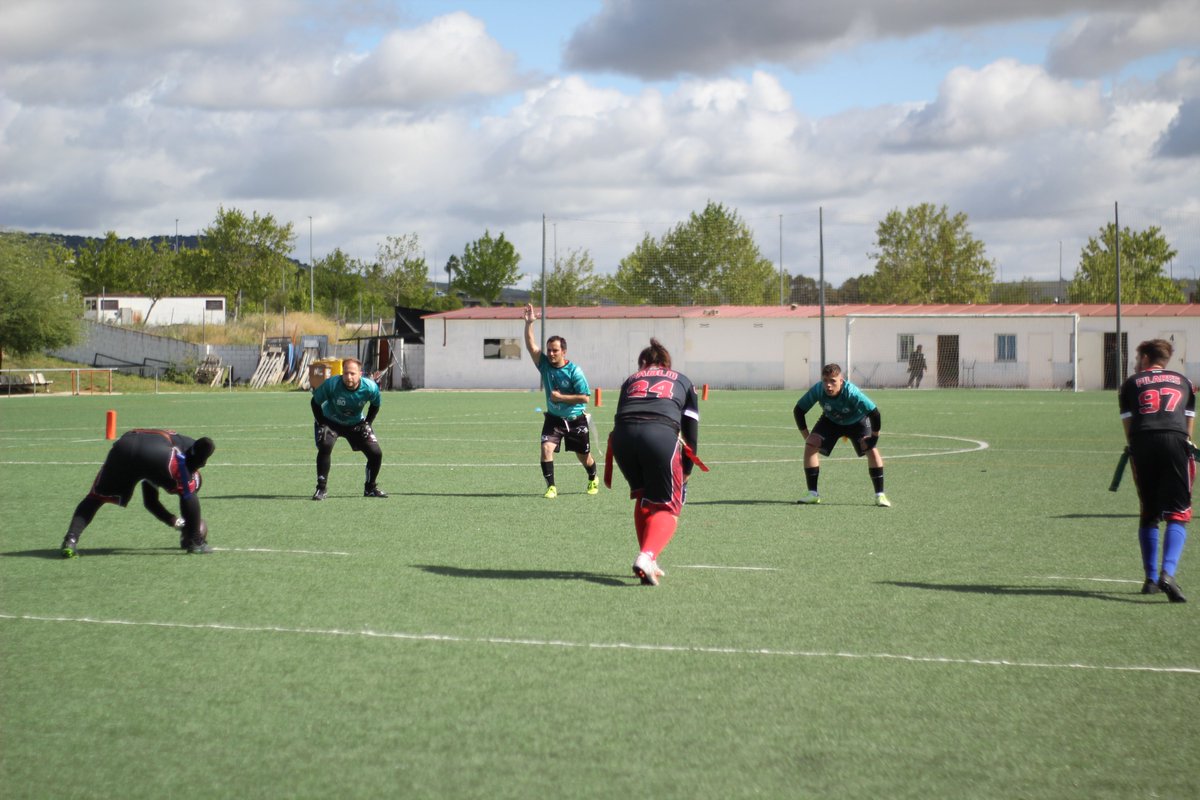 ExtremaduraFAFF's tweet photo. 🏈 Sin sorpresas, Mérida #Romanos⚔️ y Plasencia #Ducks🦆 reeditarán la final de la Liga de Flag Football Extremeña que ocurrió en 2019.

➡��Semifinales:
#Romanos⚔️ 41-14 #BlackStorks⚫️
#Ducks🦆 32-12 #Vitors☑️

J5⃣: #BlueStorks💙 12-13 #RedStorks❤️

✍️ ⤵️
https://t.co/L3h34zMsgu https://t.co/tWXN5wakXI