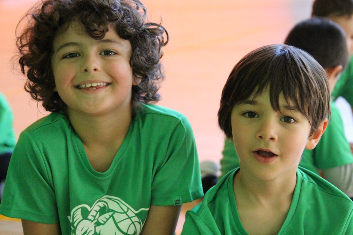 FundacionBKNDA's tweet photo. Hoy 26 de abril celebramos la 2ª Edición del “Día del Niño y de la Niña”.
 
Con @F_CrecerJugando y @AEFJ_juguetes destacando el comportamiento ejemplar y la capacidad de adaptación de niños y niñas ante situaciones excepcionales. #26deAbrilDíadelNiño  https://t.co/oCfjzcF1FD https://t.co/ZaTmJ3jBBJ