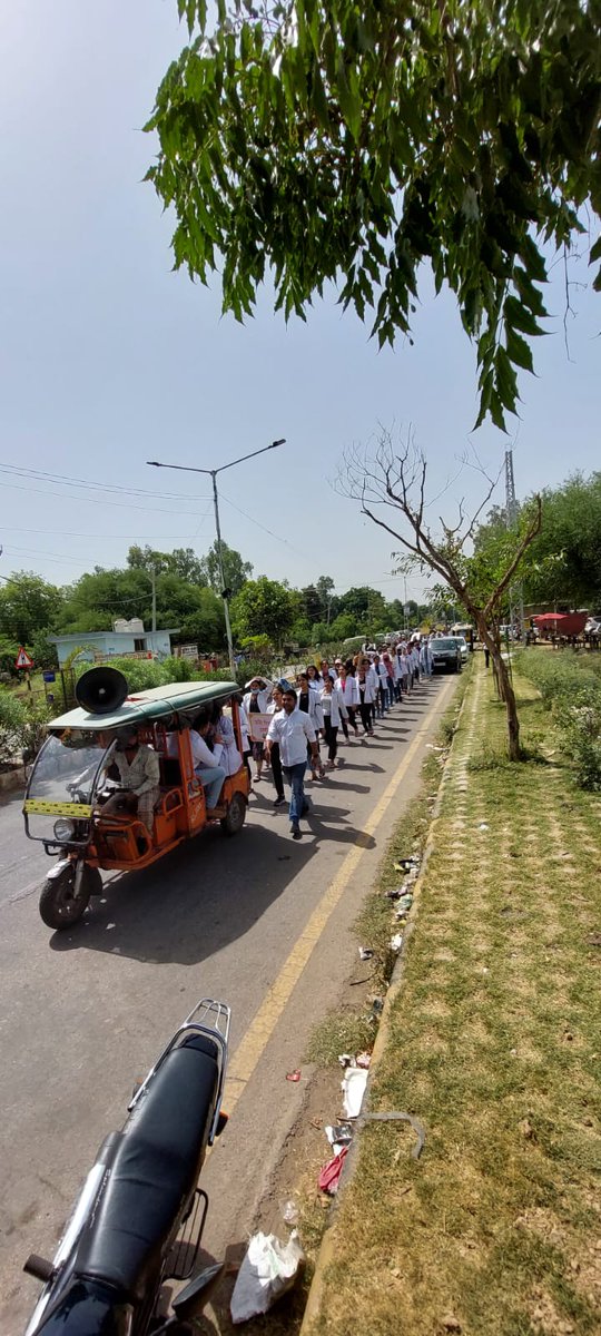SandeepMoond7's tweet photo. वैसे तो सरकार आयुष चिकित्सा पद्धति के फायदे गिनाती नहीं थकती परन्तु ये कोई नहीं बताता कि आयुष महाविद्यालयों में विद्यार्थियों के साथ क्या क्या अन्याय होता है।यह सरासर विश्वासघात है।
@anilvijminister @cmohry @moayush
@anilvijminister @Dchautala
@RamanDhaka
#bamsstipendincriment https://t.co/o0deNtD135