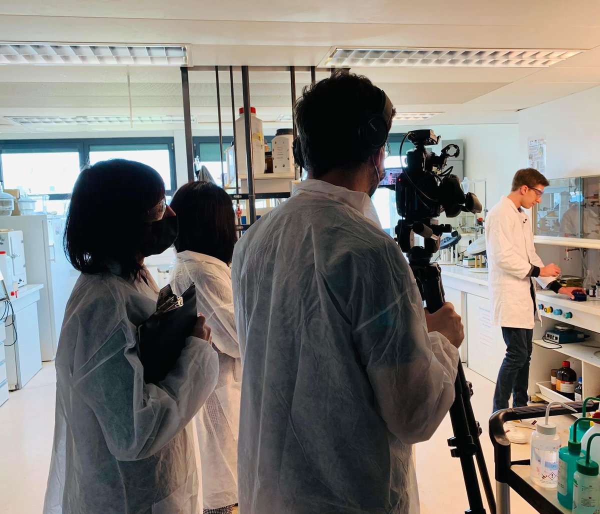 CmqBioeco's tweet photo. De nouveaux films en cours de réalisation (métiers et visite du labo #ICMR). Restez connectés on vous en dit plus très prochainement !
@universitereims @ICMR_UMR7312 @CNRS
#bioeconomie #metier #chimie #PIA3 #natexplore https://t.co/gNQxUblc7k