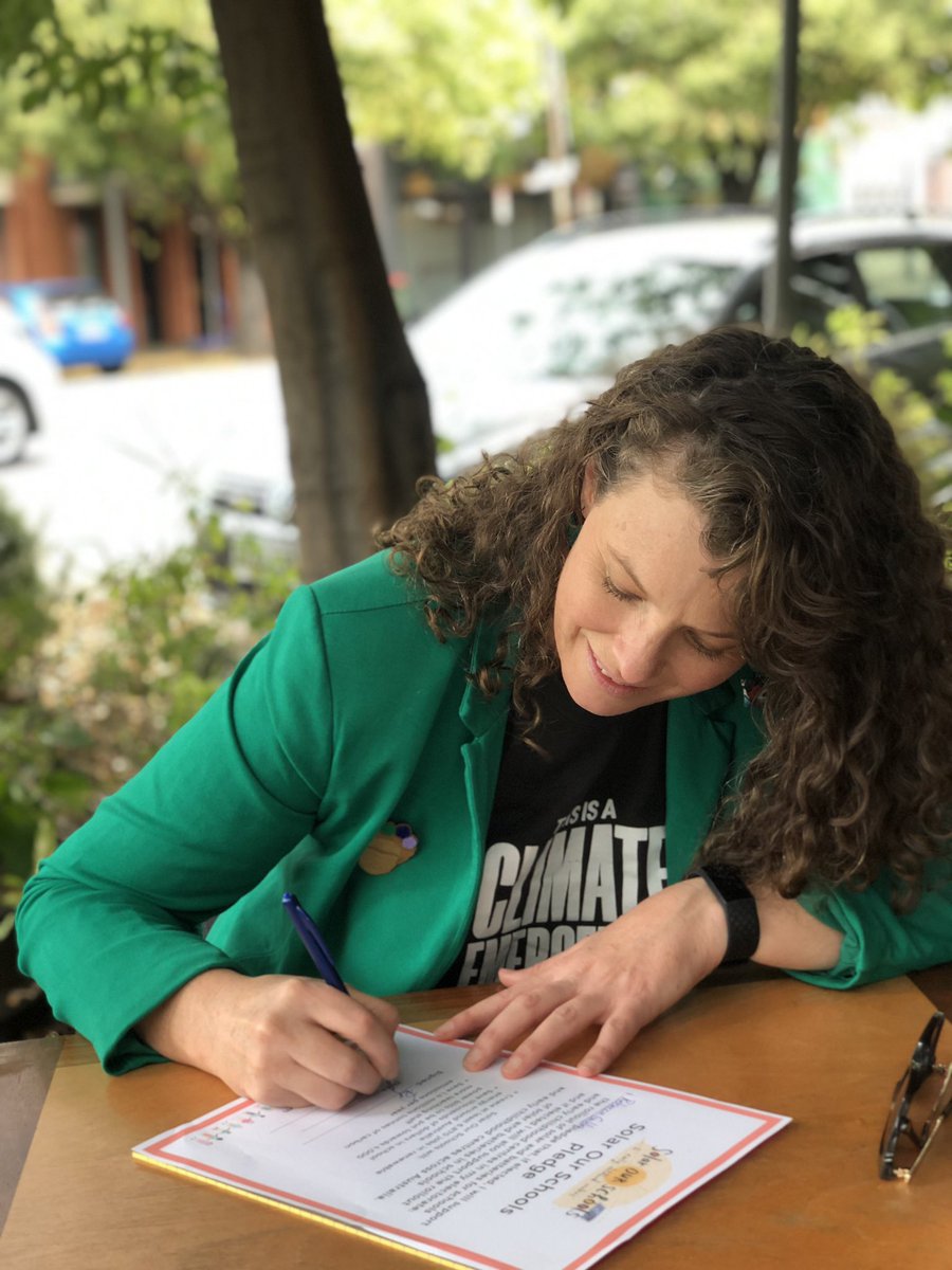 GaldiesRebecca's tweet photo. Signing onto the Solar Schools pledge to get publicly funded solar panels onto public schools- seems like a no brainer to be honest and I don’t fully understand why it’s not already happening! #SolarSchools #RealActionOnClimateChange #VoteGreen #AusPol2022 https://t.co/D0sEIlIDIJ