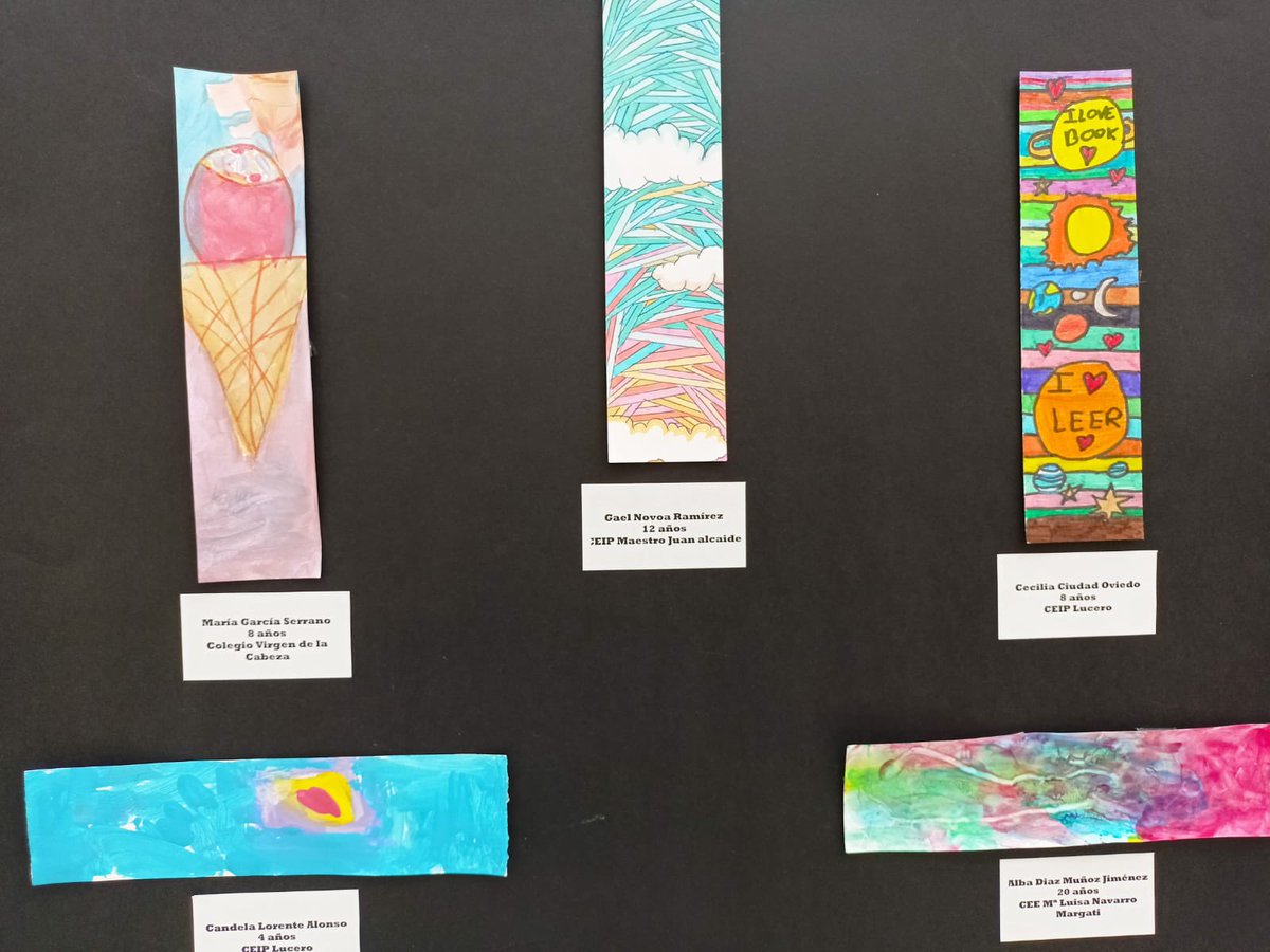 Hoy hemos acompañado a nuestra alumna María García de 3*E.P  para recoger su premio en el concurso de marcapáginas, organizado por la biblioteca pública  Ana de Castro, del <a href="/AytoValdepenas/">AytoValdepeñas</a> 
 Enhorabuena María!!