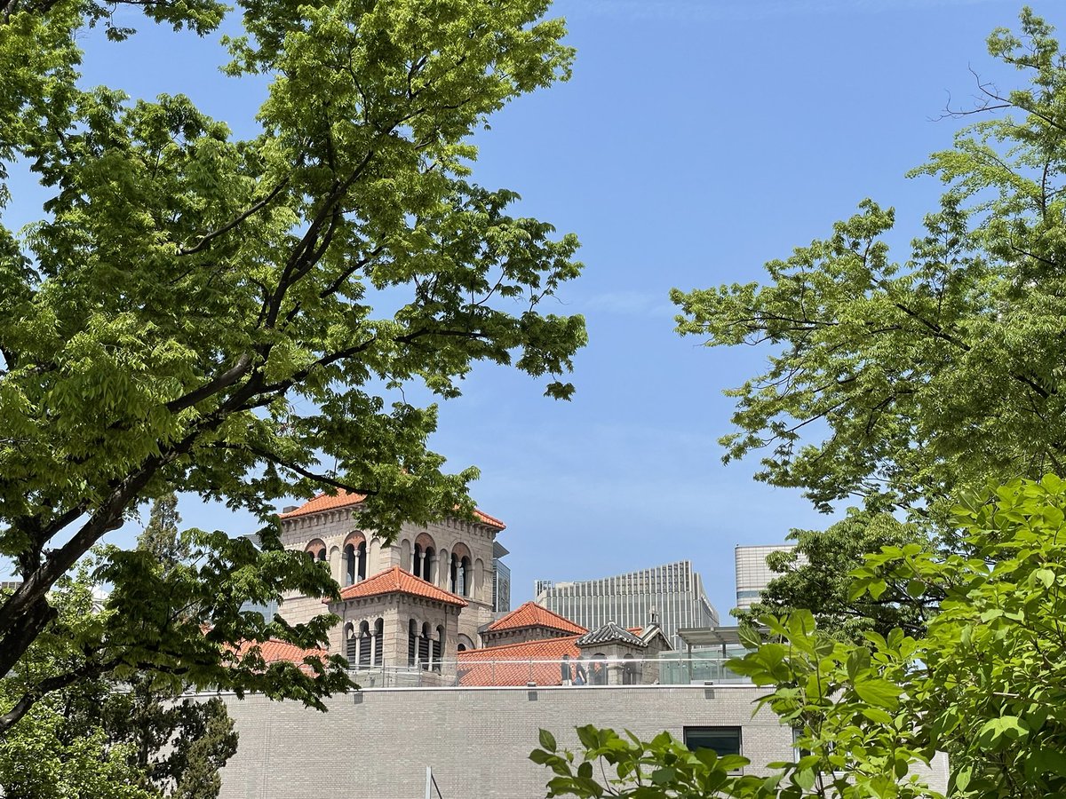 덕수궁과 덕수궁 돌담길