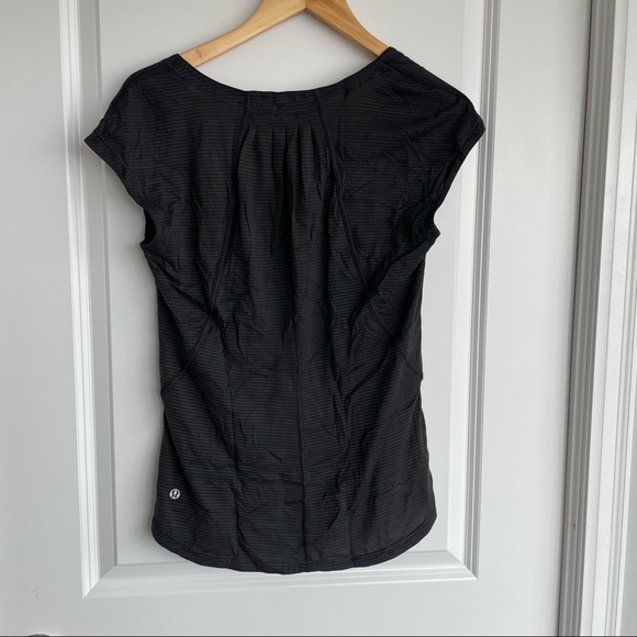 maddy_moonpie's tweet photo. So good I had to share! Check out all the items I'm loving on @Poshmarkapp from @goldfishk #poshmark #fashion #style #shopmycloset #lululemonathletica #uniqlo: https://t.co/T10bfs9XpN https://t.co/4RrQuUvnyF