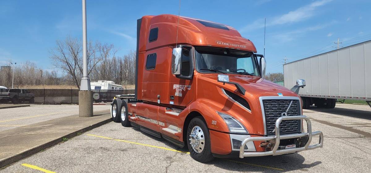 TTTExchange's tweet photo. Have a look at this 2018 VOLVO TRUCK VNL
(Sleeper Trucks) 393K miles, 475hp, automatic
transmission, $174,900 https://t.co/Hm1gTY6Tl5
REGISTER Here and Make an Offer!
https://t.co/PFHWQQhjmr
#Volvotrucks #Volvo #usedtrucks #usedcommercialtrucks #truckingindustry #NASTC #AAOO https://t.co/U5I5QL8ery