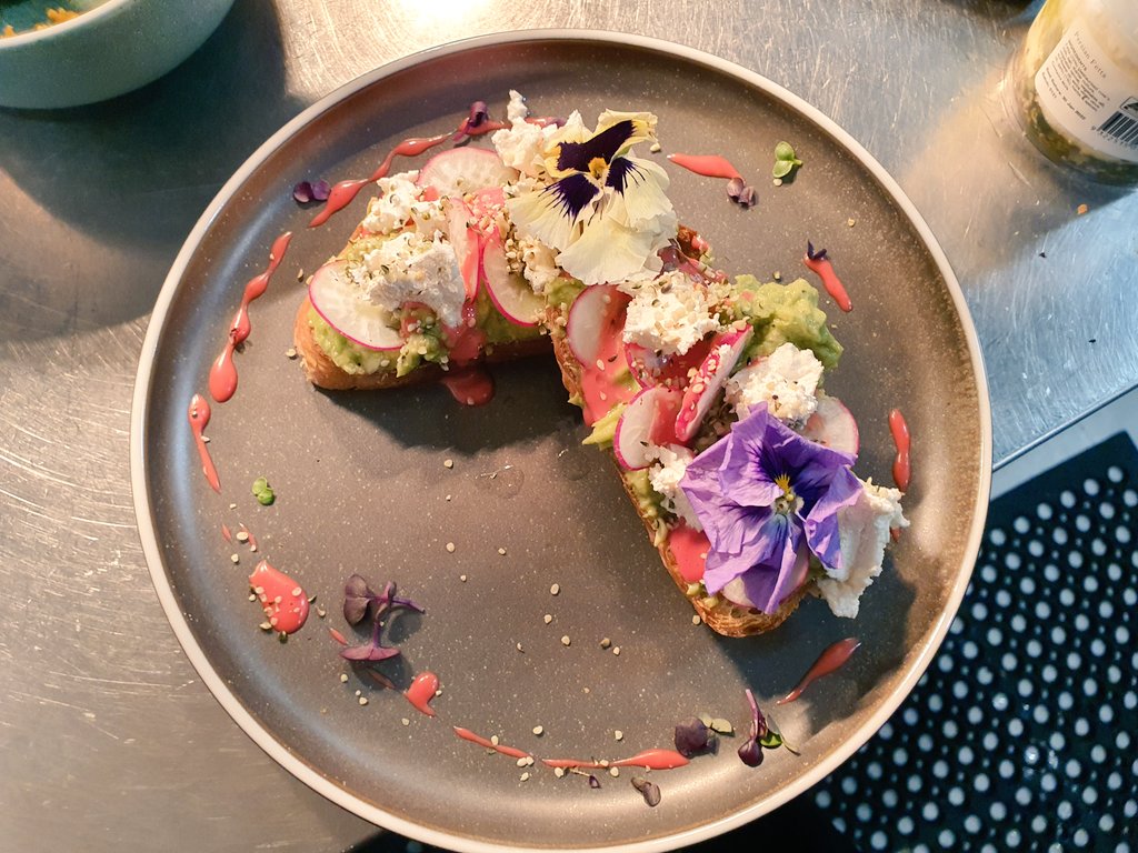 Alkae3000's tweet photo. Is my food good enough for you? 
Das right. I'm bringing my food to the NFT space.

Don't forget. NEVER make bad financial decisions on an empty stomach 

#nftfood #degenchef #NFTCommunity https://t.co/6we5KSRkOh
