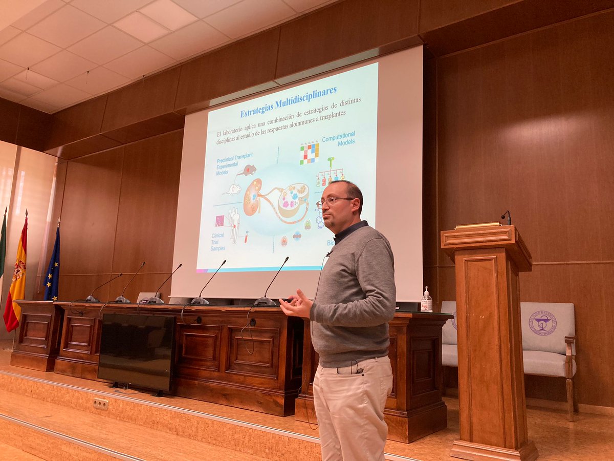 PPhotobiology's tweet photo. Superb talk given by our colleague Miguel from @IcahnMountSinai in @ffarmaciaUGR. From the basis to the very real application in transplants. Thank you so much for coming, looking forward to seeing you again!! https://t.co/xs4n6Amiyt
