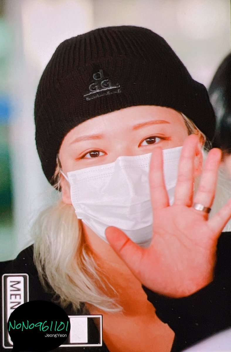 220426 ICN✈💙💙💙
#TWICE #JEONGYEON 
#트와이스 #정연