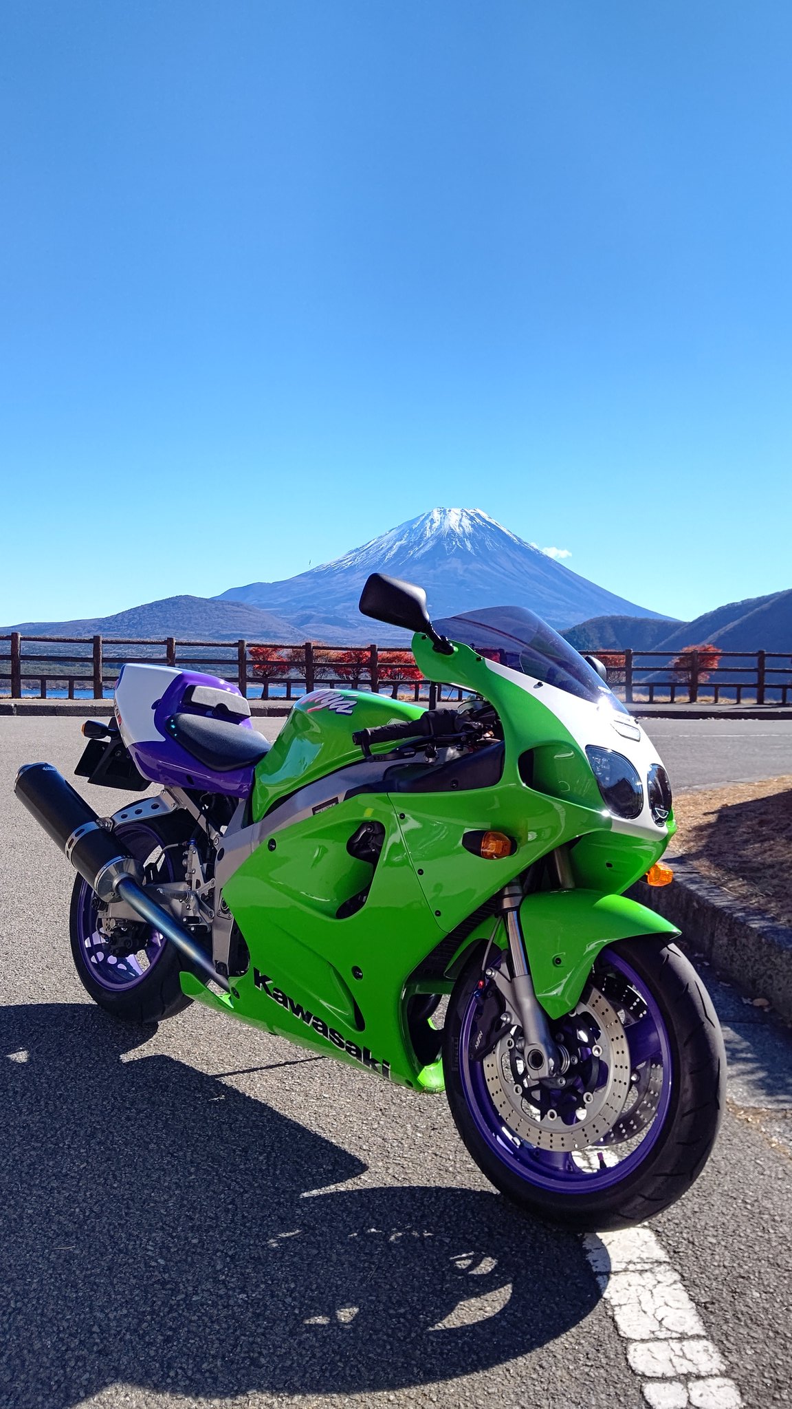 車と人間 2人 背景が富士山でお願いしたいです Www Vetrepro Fr