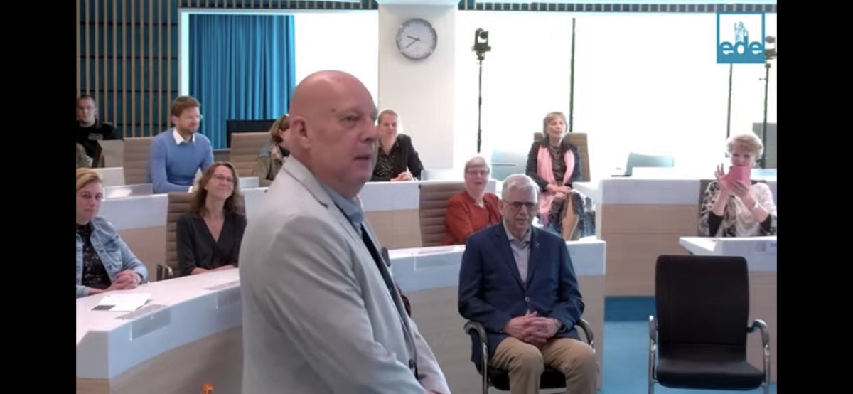 Onze Ed Gerressen is benoemd tot Lid in de Orde van Oranje-Nassau! Voor al zijn vrijwilligersactiviteiten in en om Ede, maar vooral voor alles wat hij gedaan heeft voor onze club. 
Namens Showkorpsen Irene feliciteren wij Ed met deze onderscheiding! 
#lintjesregen #roodhart