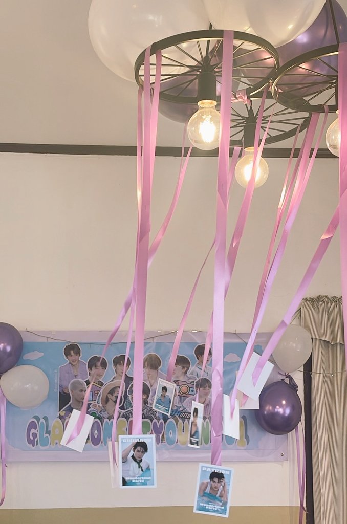 insiderlaos's tweet photo. [ #GladtomeetyouINTO1  ] 1 𝘠𝘦𝘢𝘳 𝘈𝘯𝘯𝘪𝘷𝘦𝘳𝘴𝘢𝘳𝘺 𝘗𝘳𝘰𝘫𝘦𝘤𝘵 𝘪𝘯 𝘓𝘢𝘰𝘴 🇱🇦

💜 "ᴋᴇᴇᴘ ɪᴛ ɪɴ ᴏᴜʀ ᴍᴇᴍᴏʀʏ" 💙

📸 ຮູບພາບບັນຍາກາດພາຍໃນງານໂປຣເຈັກຄົບຮອບ 1 ປີຂອງອິນທູວັນ

#INTO1 #INTO1stAnniversary #Insider https://t.co/NRZThvTAmX