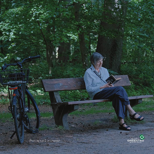 johnk_kalungi's tweet photo. Did you celebrate  #WorldBookDay on the weekend with your favourite book? This one by Peter Wohlleben  “The Hidden Life Of Trees” is  a book we value as it reminds us how really valuable and brilliant our eco-systems are #biodiversity #trees https://t.co/f5ZIk7gioj