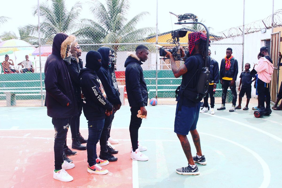 jackieruss_'s tweet photo. Endless Work 🎥🎥🎥🎥
#barsoverbars #endlesswork #filmmaking #videoshoot #jackieruss https://t.co/dG5inT9qTa
