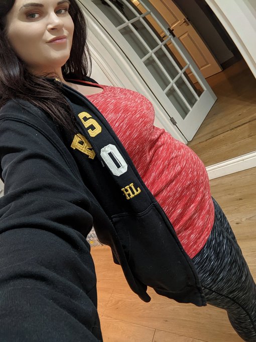 Check out that cute little bump 😍 https://t.co/aSwZTKwpV8<a href="/tag/adultwork"class="tags"><span>#adultwork</span></a>