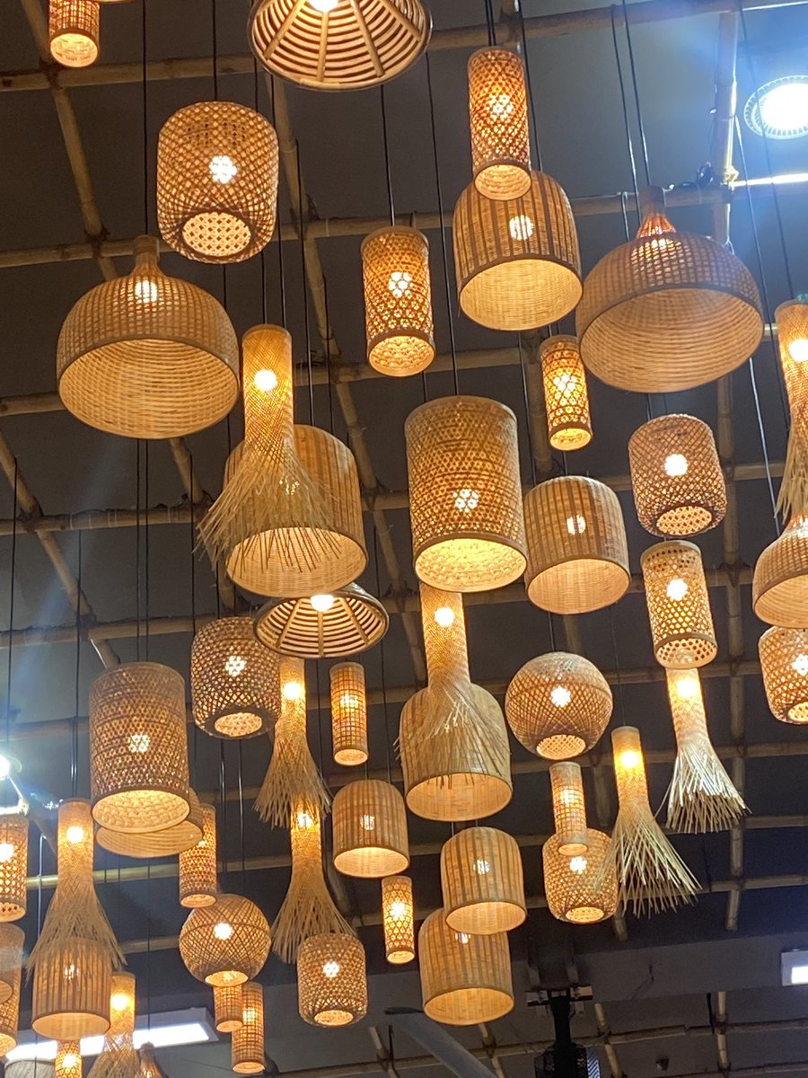 Reshmi_dey_'s tweet photo. @GuwahatiAirport A gorgeous #installation work by Puberun Sarmah at the Arrival of Guwahati Airport. I did not miss this beautiful piece as soon as I walked in the terminal building landing from. Being an #artist &amp; #craftsperson myself I can see the beautiful #craftsmanship executed by him. https://t.co/iusZGbPYYB