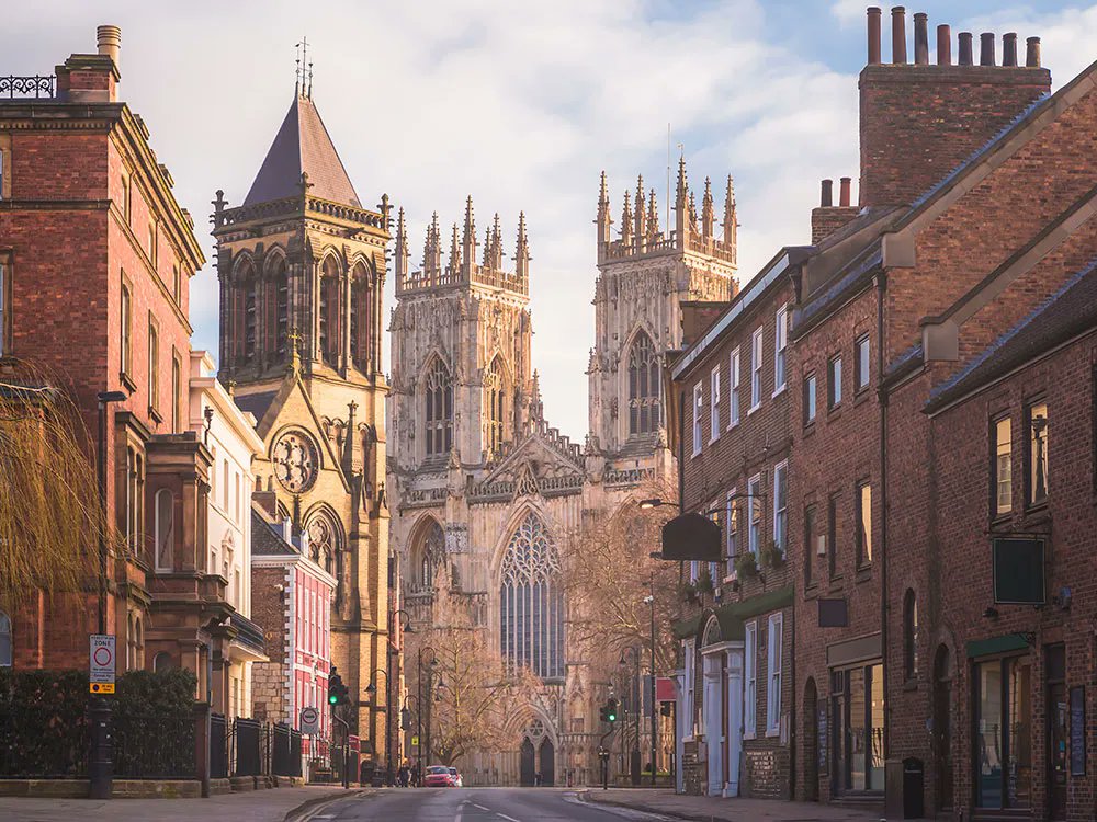 York to bid once again to become a @UNESCO World Heritage Site. yorkmix.com/yorks-outstand…

#UNESCOintheUK #Heritage #York