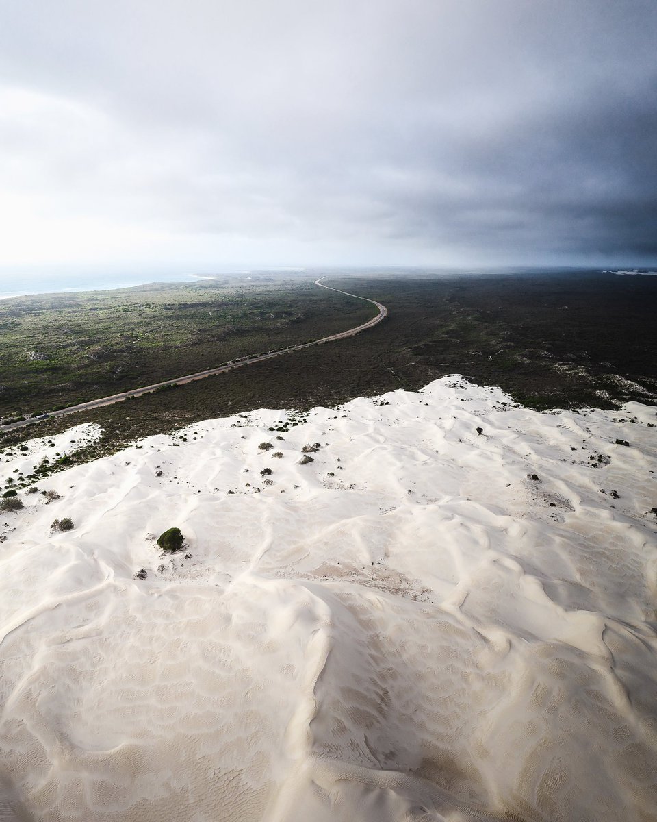 Storm incoming. 
A drone landscape from 2021
#AustraliasCoralCoast #WanderOutYonder #ThisIsWa @WestAustralia