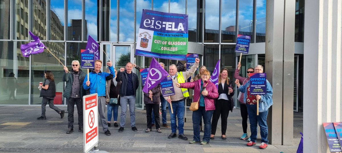 FELA members at City of Glasgow college standing union strong this morning ✊🎓#PayWeDeserveBetter