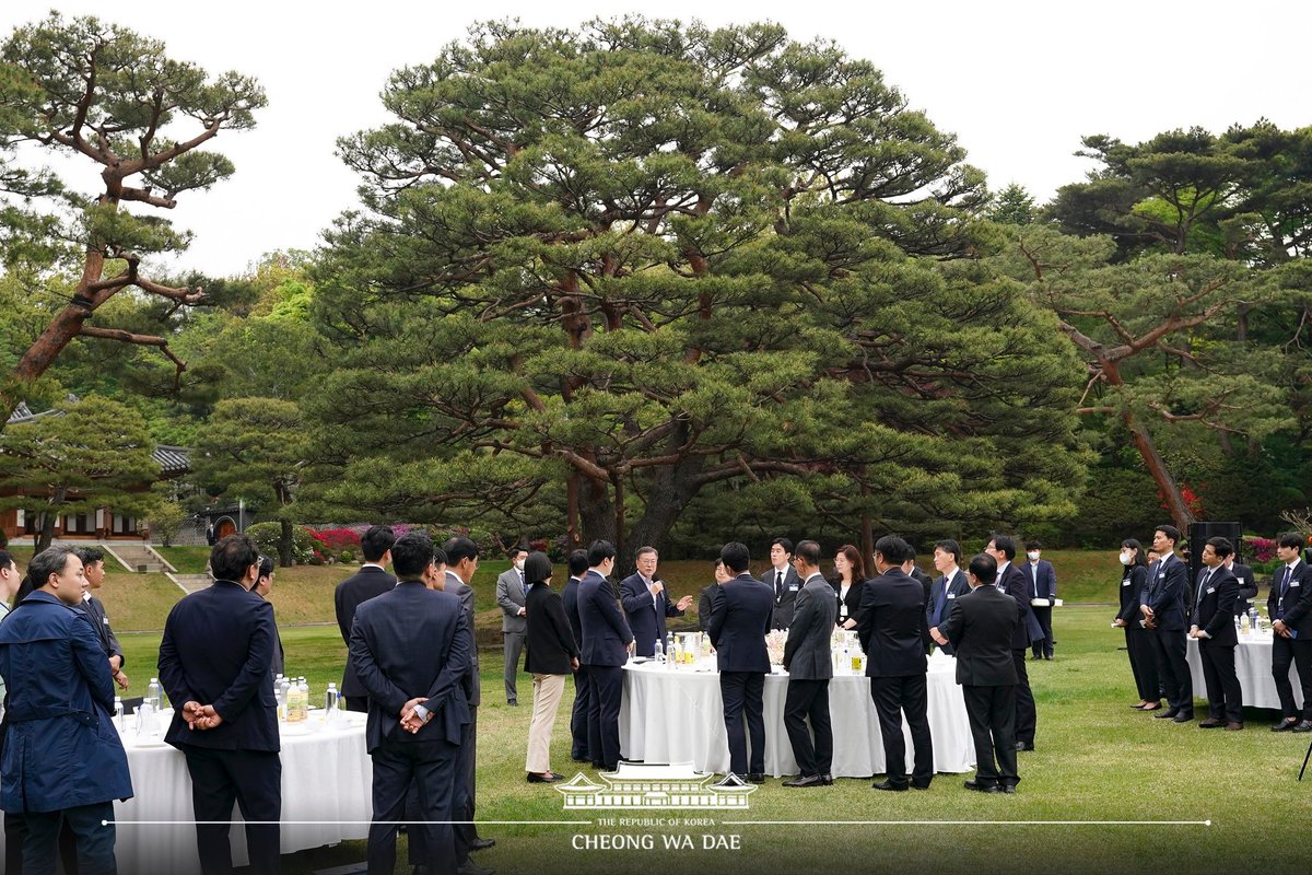 Moon Jae-in's Cheong Wa Dae tweet media