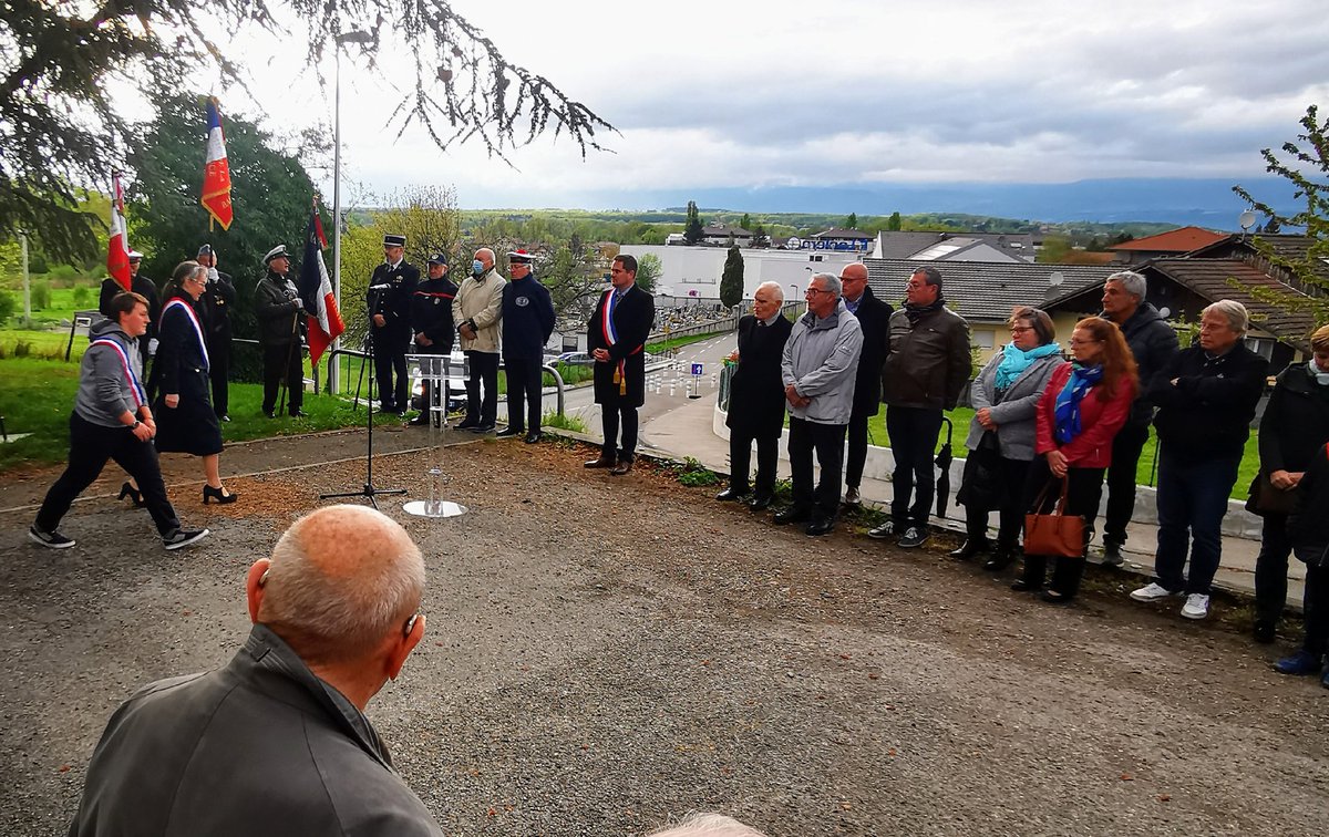 ThiotPatrice's tweet photo. Journée du souvenir des Victimes et Héros de la déportation hier soir à Sciez 🇨🇵
#FNDIRP #FMD #UNADIFFNDIRP #Sciez https://t.co/H5hGmosji4