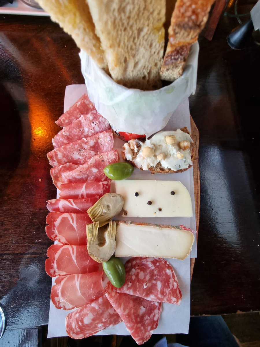 GigiRanelagh's tweet photo. Time to treat yourself to the finest Italian in Dublin 🇮🇹 

To book just give us a call 📞 0852506115 or walk on up 

Deliveries also available on @deliveroo_ie 

#irishitalian #foodie #italy #food #dublin https://t.co/ZGjSAMJzYA