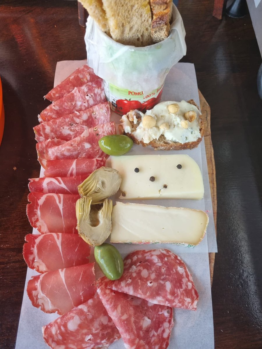 GigiRanelagh's tweet photo. Time to treat yourself to the finest Italian in Dublin 🇮🇹 

To book just give us a call 📞 0852506115 or walk on up 

Deliveries also available on @deliveroo_ie 

#irishitalian #foodie #italy #food #dublin https://t.co/ZGjSAMJzYA
