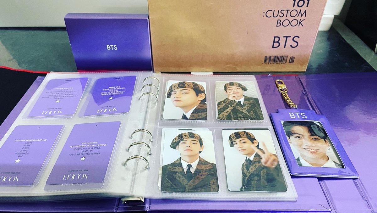 yoaurakim's tweet photo. Waaaah Thank you so much madam @MjChingu for my budols hahaha merch ban who? 😂 💜

📌DecoKit
📌Dicon 101 custom book
📌MOTS version 1, 2 and 3

#MjchinguFeedbacks https://t.co/suH3JVXz0x
