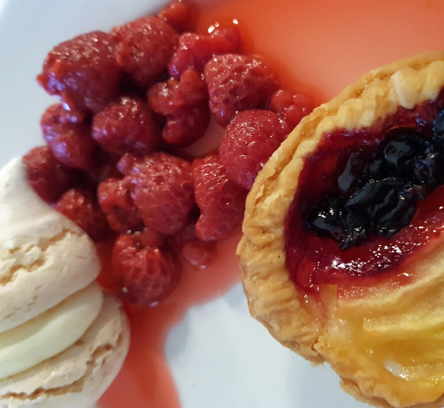 TableBTsCork's tweet photo. 'In Praise of East Cork. Food. People. Place. Worth a Visit!'
Love this from @CorkBilly: https://t.co/7kDRd02lP8 https://t.co/5S3DzLtYRF