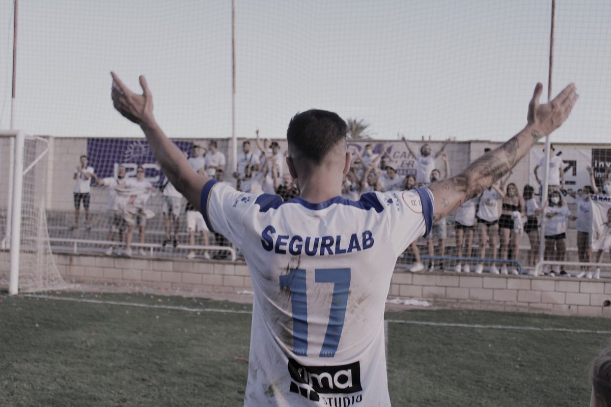 El domingo fue un día muy duro.
Solo quiero pedir a toda la afición del callosa y a todo su pueblo MIL GRACIAS por estar ahí cada partido, sois increíbles. No sabéis como me duele no haber podido ayudar al equipo. 
Estoy seguro que él callosa volverá donde se merece.