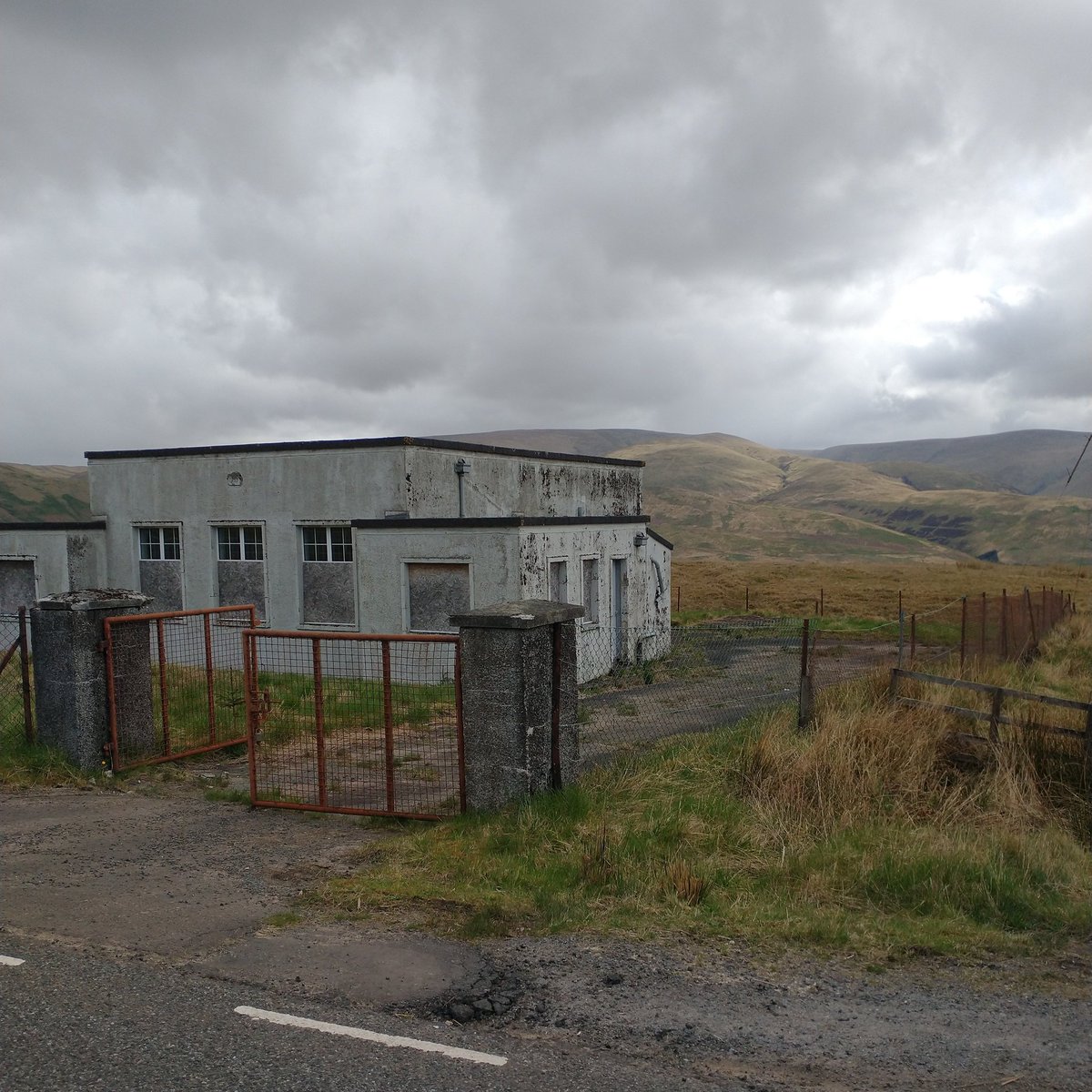 philipianhall's tweet photo. Minor Roads Up To Moffat Then The Devil's Beef Tub Climb - Six Miles Of Ascending But Nothing Steep And All Pretty Straightforward - Famous Last Words (Back There Tomoz - All Hail The Tub!)
#scotland #cycling
#dumfriesandgalloway
#moffat #devilsbeeftub
#48miles #77km
#tuesday https://t.co/yGCHJJPKNI