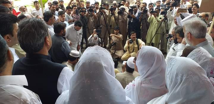 AnpMomin's tweet photo. پشاور میں گیس لوڈشیڈنگ کے خلاف کل عوامی نیشنل پارٹی کا صوبائی ترجمان ثمر ہارون بلور کی قیادت میں احتجاج پارٹی کارکنوں و عام عوام کی بھرپور شرکت۔
@SamarHBilour
#ANPPeshwar https://t.co/QRonjBy9K0